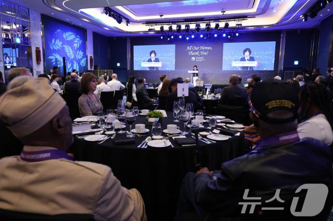 [사진] 환영사하는 강정애 장관