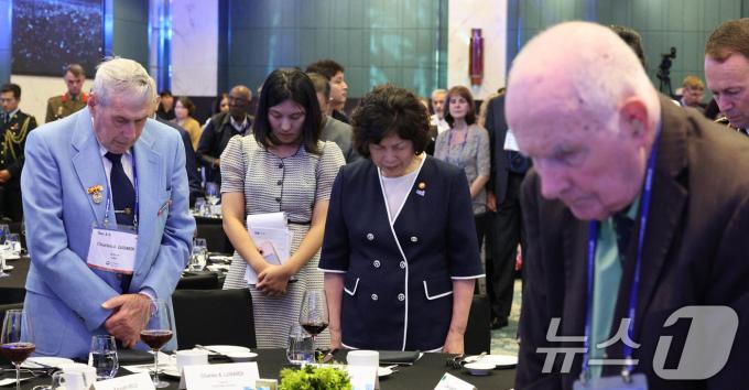 [사진] 참전용사 기리는 강정애 장관