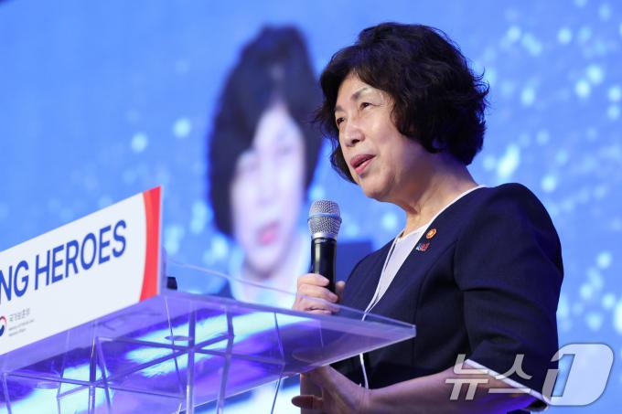 [사진] 유엔참전용사 만찬 환영사하는 강정애 장관
