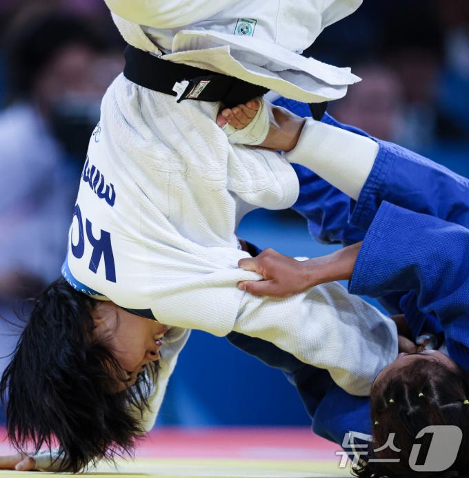 [사진] 허미미 '힘껏'