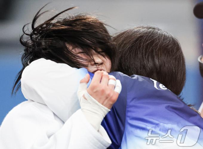 [사진] 4강 진출한 허미미 '좋다 좋아'