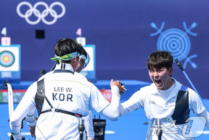 [사진] 김제덕 '승리의 포효'
