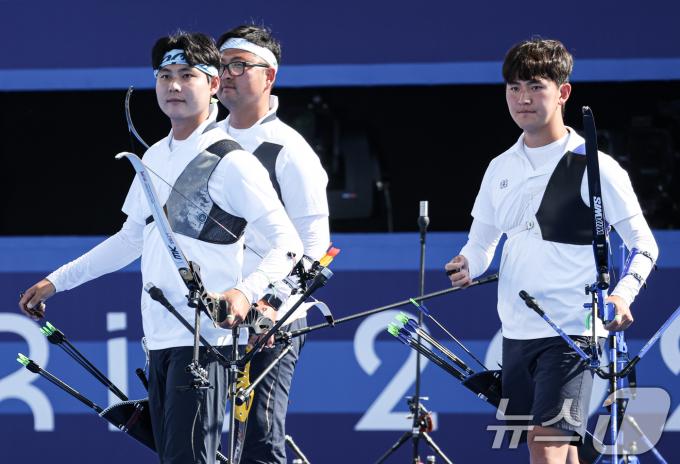 [사진] 남자 양궁대표팀 '위풍당당한 입장'