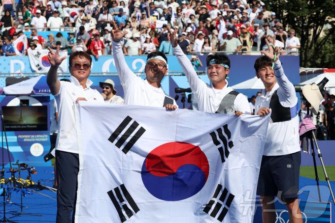 [사진] 남자 양궁대표팀, 올림픽 3연패 달성