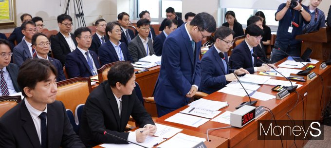 [머니S포토]  티몬·위메프 미정산 사태, 국민 앞 사과하는 큐텐 구영배