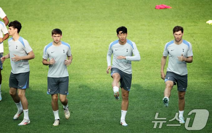 [사진] 팀 K리그와 경기 앞둔 손흥민