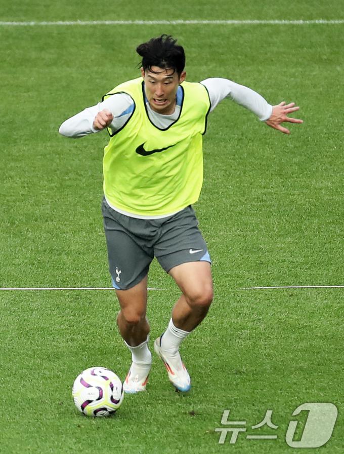[사진] 손흥민의 드리블 돌파