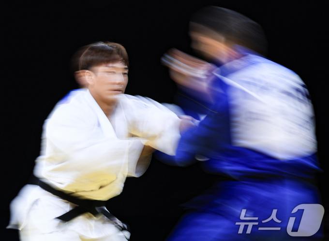 [사진] 이준환 '빠르게'