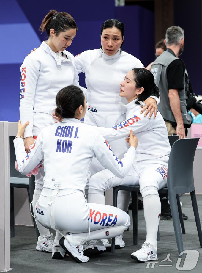 [사진] 최선을 다한 여자 펜싱 대표팀