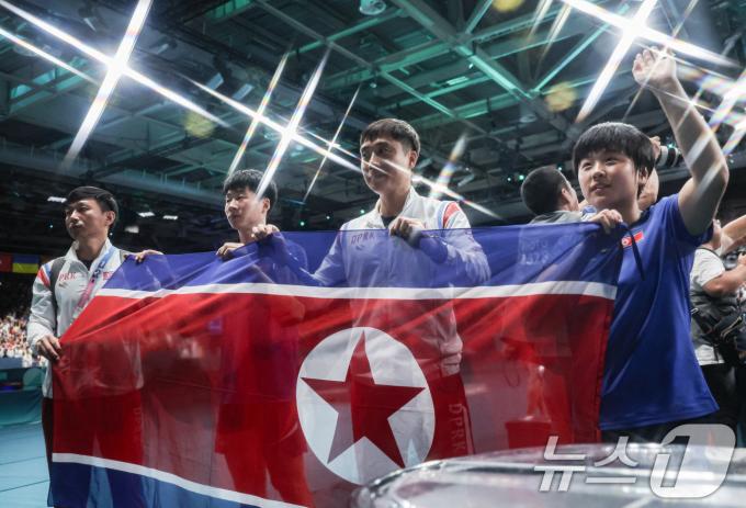 [사진] 北 파리 올림핏 첫 메달 수확