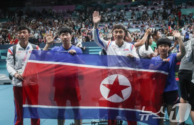 [사진] 北 탁구대표팀 '파리 올림픽 첫 메달'