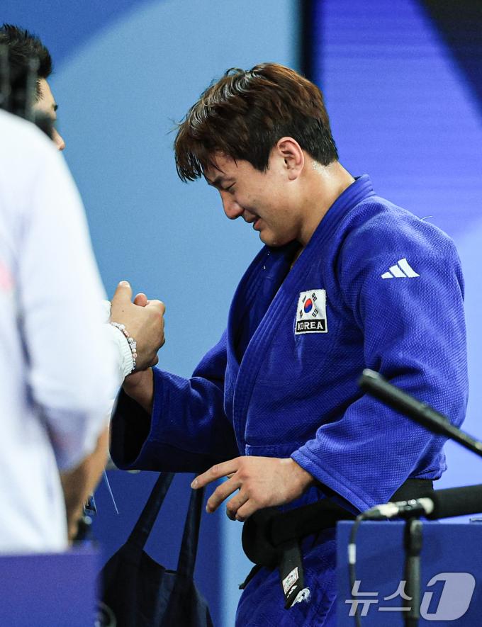 [사진] 기뻐하는 이준환