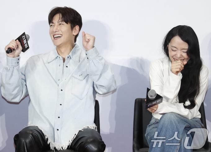 [사진] 지창욱·전도연, 신나요 신나