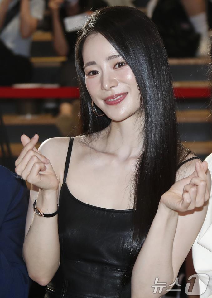 [사진] 임지연, 향기로운 하트