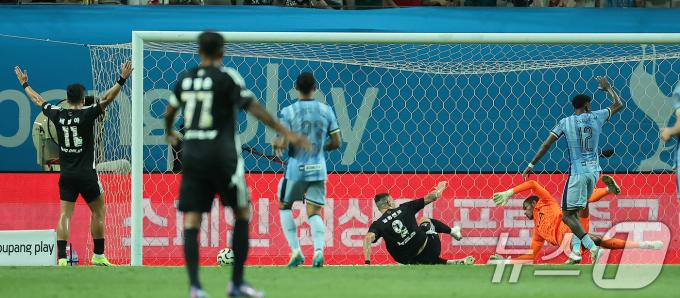 [사진] 팀 K리그 첫 골의 주인공은 일류첸코!