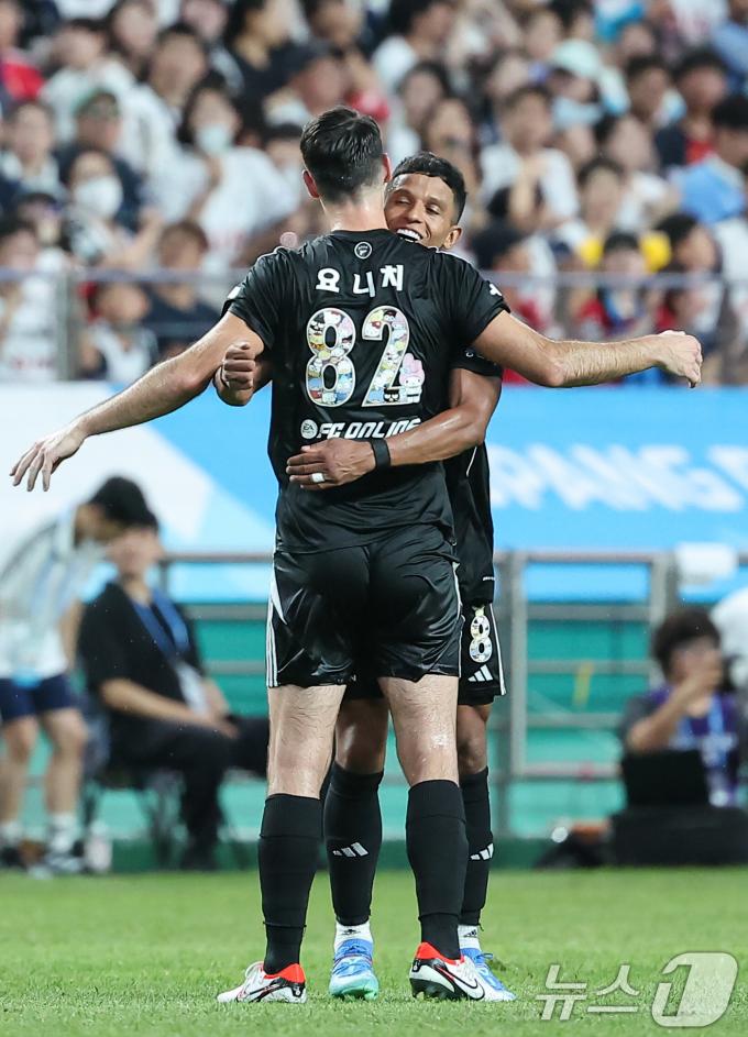 [사진] 득점에 기쁜 오베르단