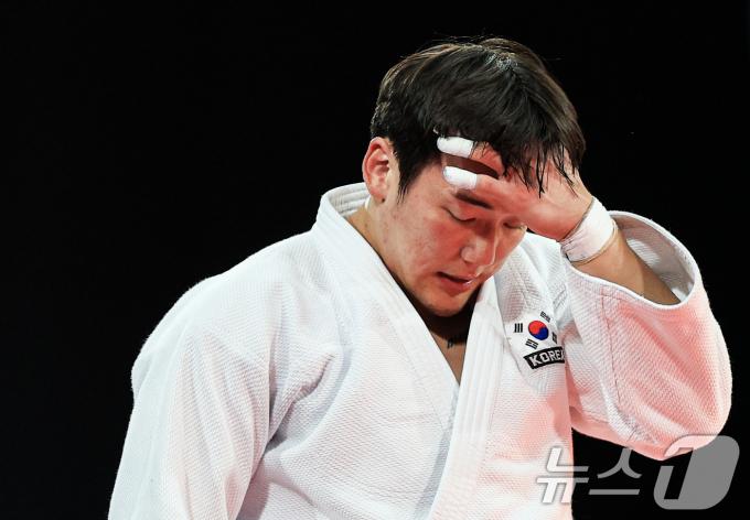 [사진] 한주엽 '내가 지다니'