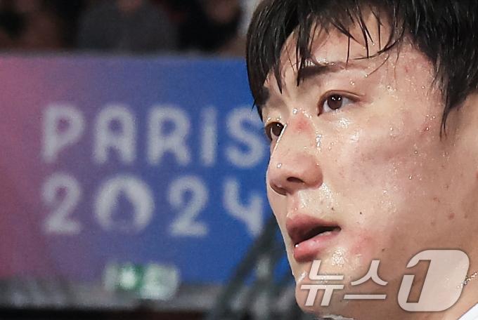 [사진] 경기장 나서는 한주엽