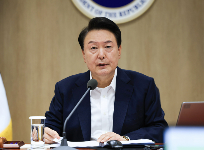 윤석열 대통령이 한국방송(KBS) 이사진 7명에 대한 임명안을 재가했다. 사진은 윤 대통령이 지난달 30일 서울 용산 대통령실 청사에서 열린 제33회 국무회의에서 발언하는 모습. /사진=뉴스1(대통령실 제공) 