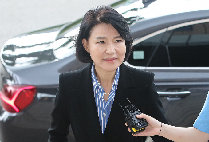더불어민주당이 이진숙 방송통신위원장 탄핵소추안 추진하자 대통령실은 국회 상황을 주시하겠다는 입장을 밝혔다. 사진은 이 방통위원장이 1일 경기 과천시 중앙동 정부과천청사로 출근하는 모습. /사진=뉴스1