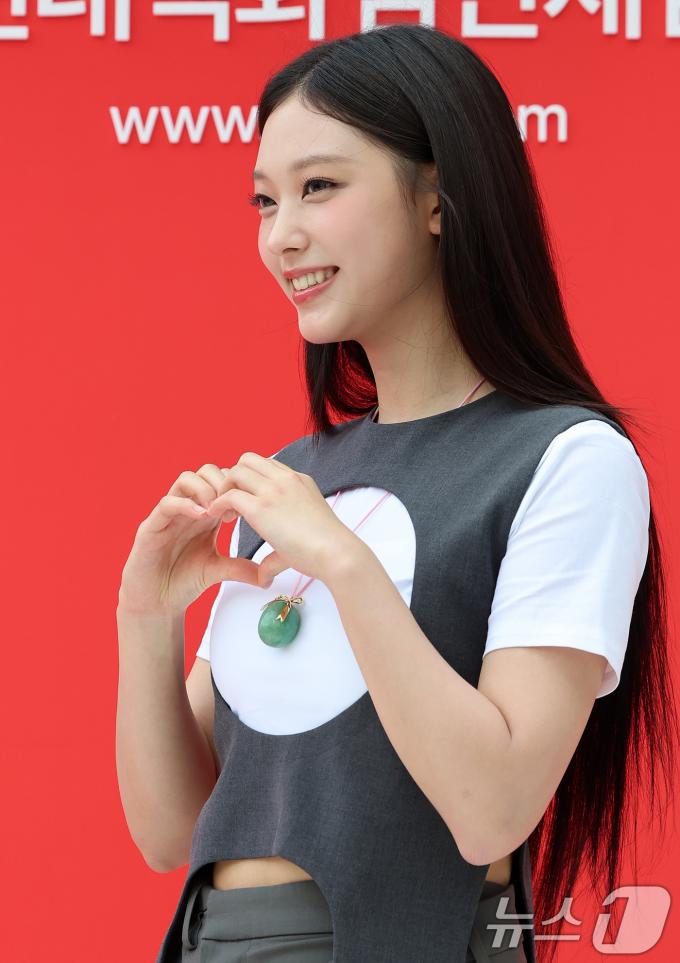 [사진] 뉴진스 해린, 부끄부끄해요