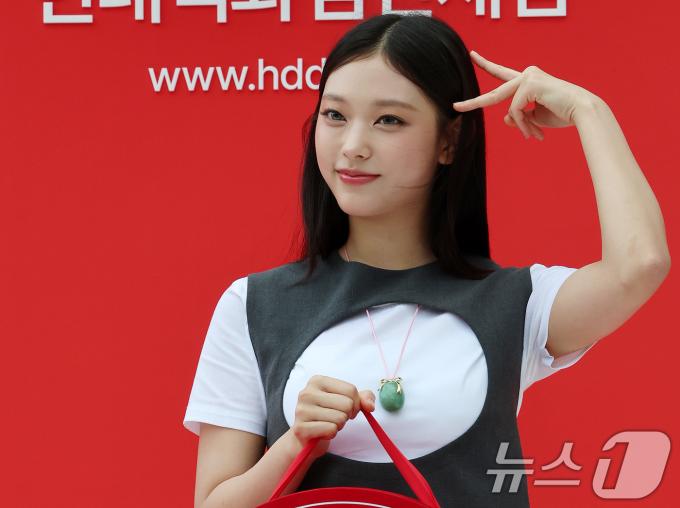 [사진] 뉴진스 해린, 나는 깜찍한 고양이