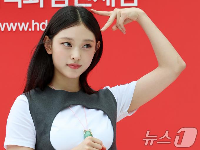 [사진] 뉴진스 해린, 야옹야옹