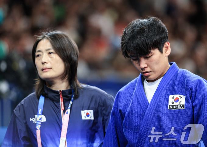 [사진] 윤현지 '아쉬운 패배'