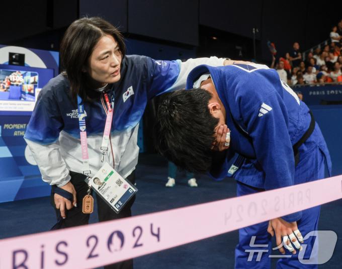 [사진] 윤현지 '흐르는 눈물'
