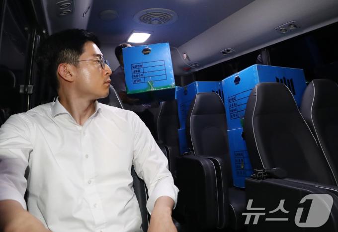 [사진] 위메프 압수물 '차량 가득'