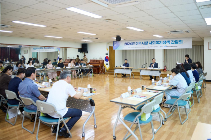 이충우 여주시장이 사회복지 정책 간담회에서 발언을 하고있다 / 사진제공=여주시