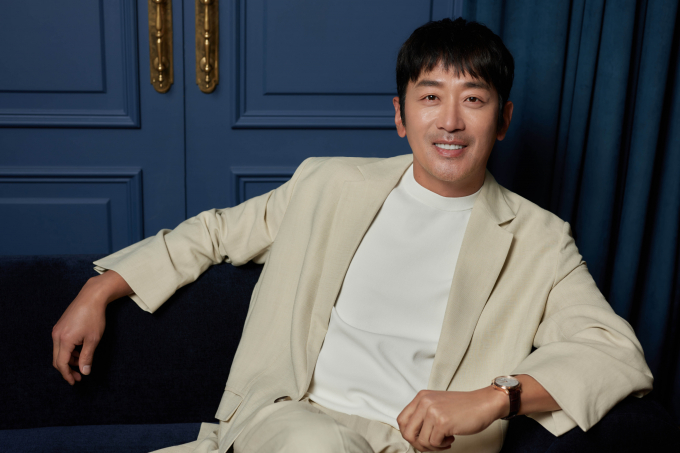 배우 하정우가 자신의 꿈을 꾸고 청약에 당첨됐다는 글을 보고 유쾌한 반응을 보였다. 사진은 지난 6월 영화 '하이재킹' 인터뷰에 참석한 배우 하정우. /사진=키다리스튜디오, 소니픽쳐스 제공