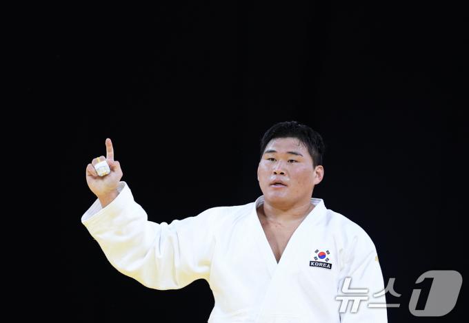 [사진] 절반 획득한 김민종