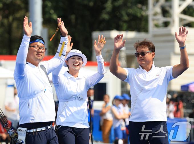 [사진] 기뻐하는 김우진·임시현
