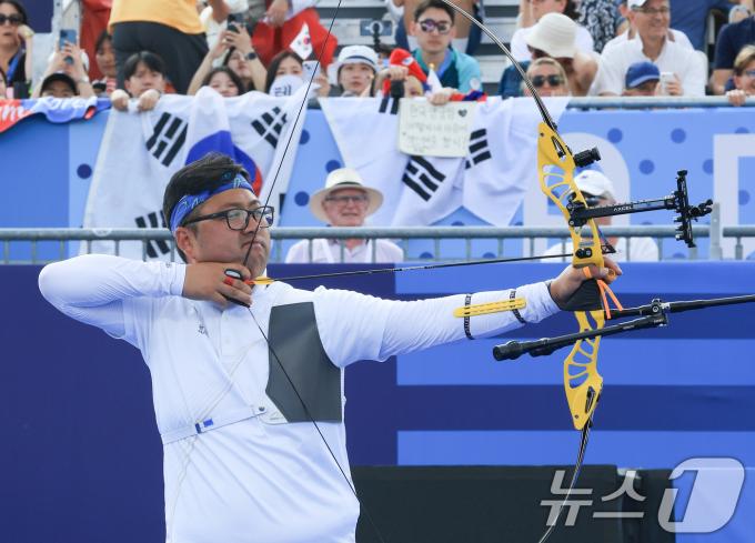 [사진] 대회 2관왕 노리는 김우진 '金 조준'