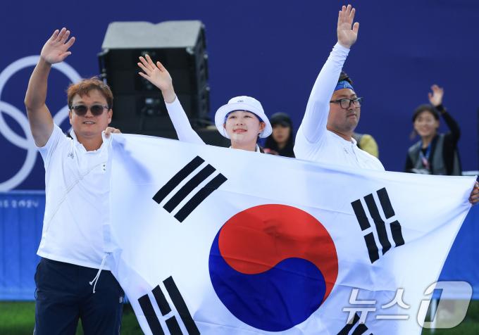 [사진] 양궁 김우진·임시현, 올림픽 2관왕 위업!
