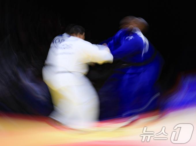 [사진] 김민종 '빈틈을 찾아라'