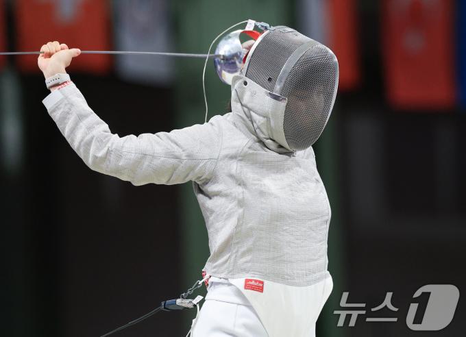 [사진] 몸 푸는 전하영
