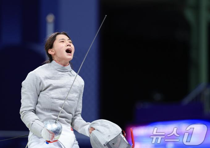 [사진] 득점에 환호하는 윤지수