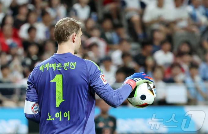 [사진] 마누엘 노이어, 뮌헨 공격의 시작점