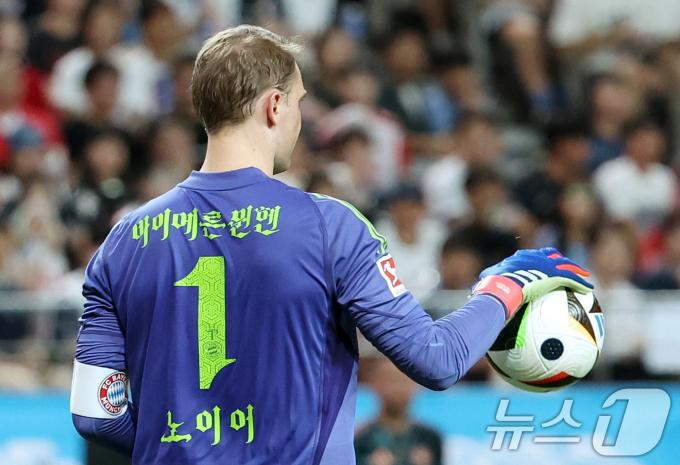 [사진] 한글 유니폼 입은 마누엘 노이어