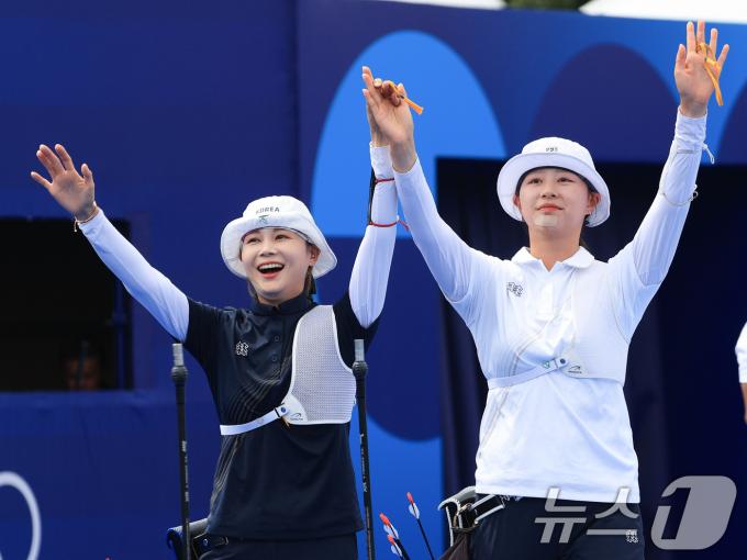 [사진] 임시현·전훈영 '손 잡고 함께'