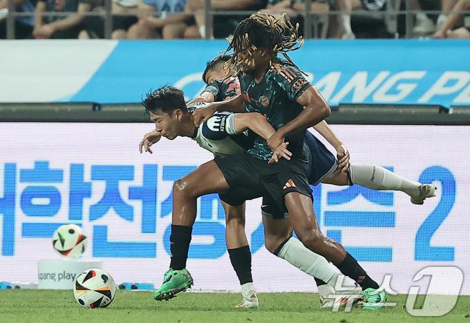 [사진] 손흥민, 뮌헨 수비에 고전