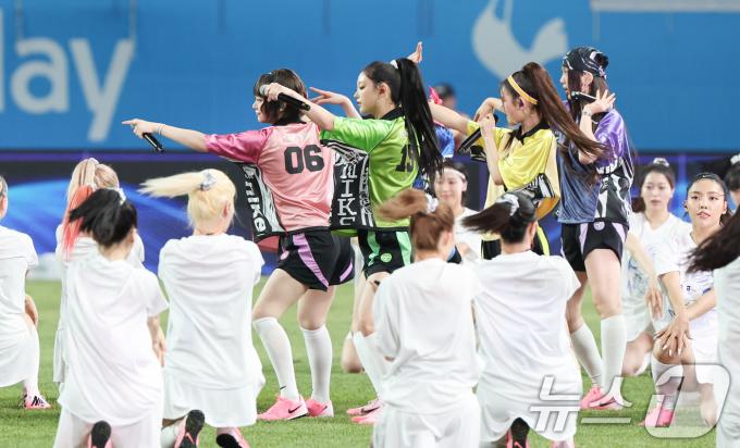 [사진] 상암벌 달군 뉴진스