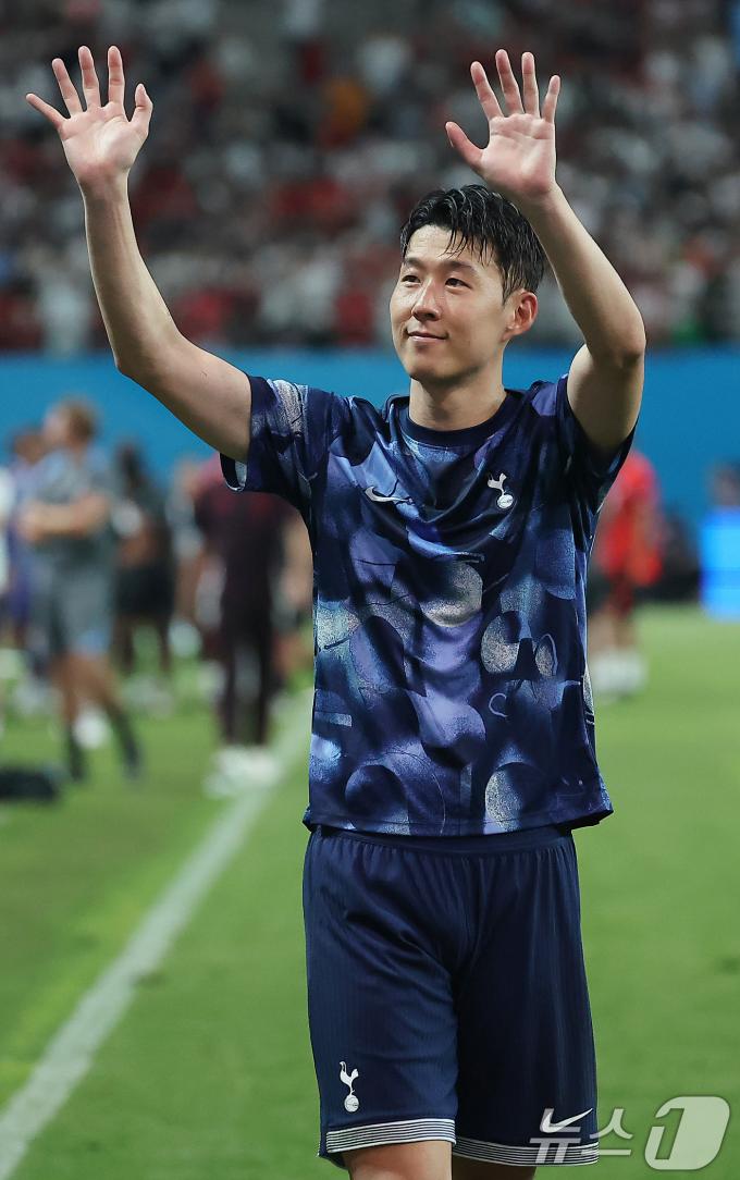 [사진] 한국 투어 마친 손흥민, 팬 여러분 고맙습니다!