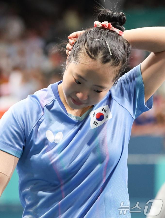 [사진] 신유빈 '여기까지'
