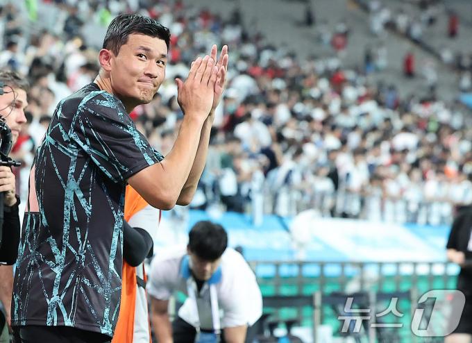 [사진] 김민재, 팬 여러분 고마워요!