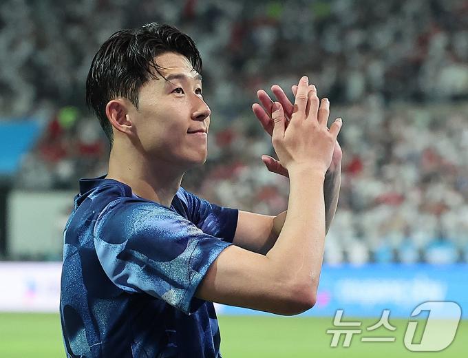 [사진] 손흥민, 24-25 시즌도 멋진 활약 기대하세요!