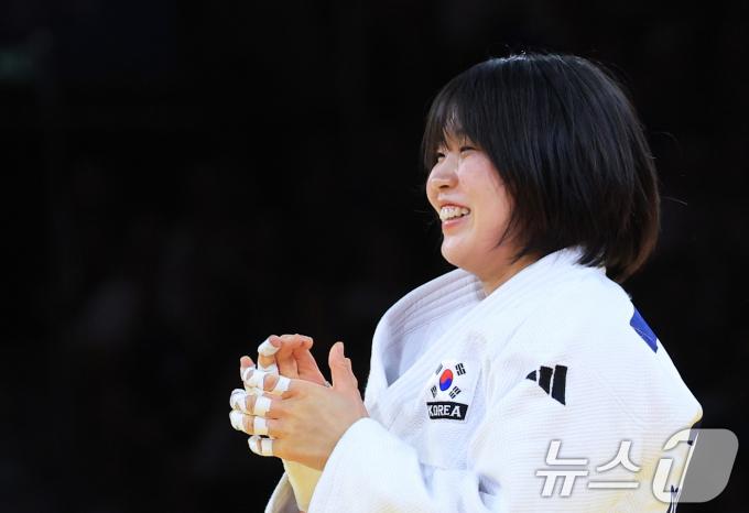 [사진] 미소 짓는 허미미