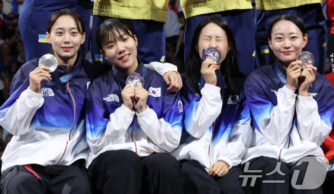 [사진] 대한민국 女 펜싱 대표팀 '값진 은메달'